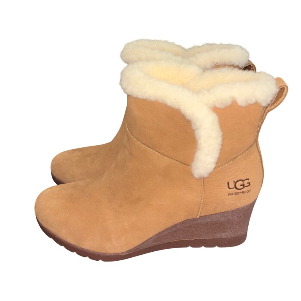 UGG Devorah waterproof wedge boots women’s brown Like New (size 7)